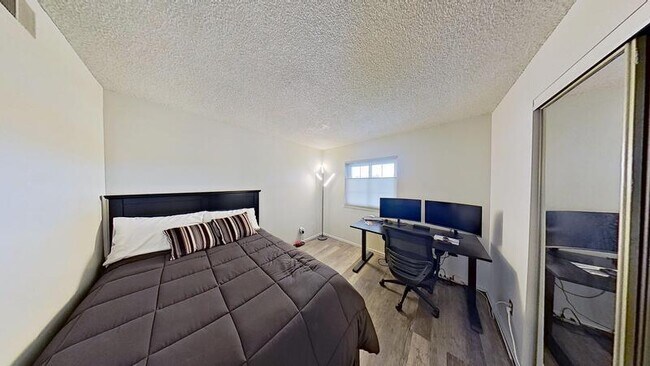 Building Photo - 6800 E Tennessee Ave