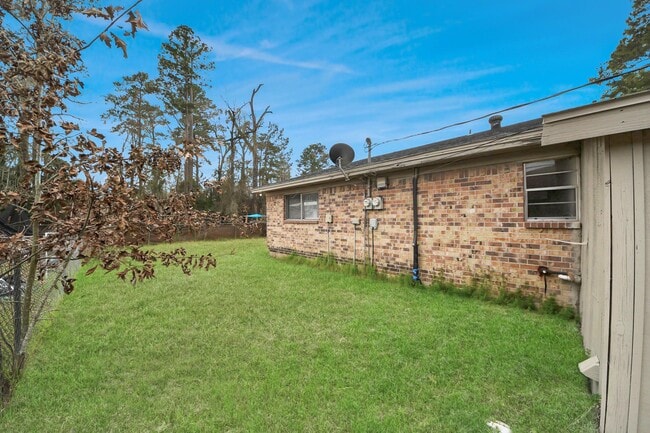 Building Photo - 1006 Perry St