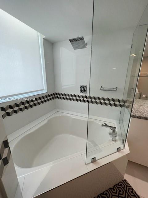 Building Photo - 1745 E Hallandale Beach Blvd