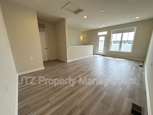 Building Photo - 967 Holden Rd