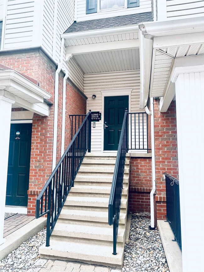 Building Photo - 5 Soho Dr