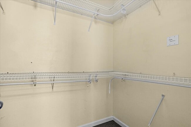 Building Photo - 11795 NW Creek Dr