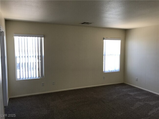 Building Photo - 1111 Cathedral Ridge St