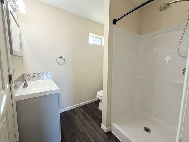 Building Photo - 2434 Beechwood St