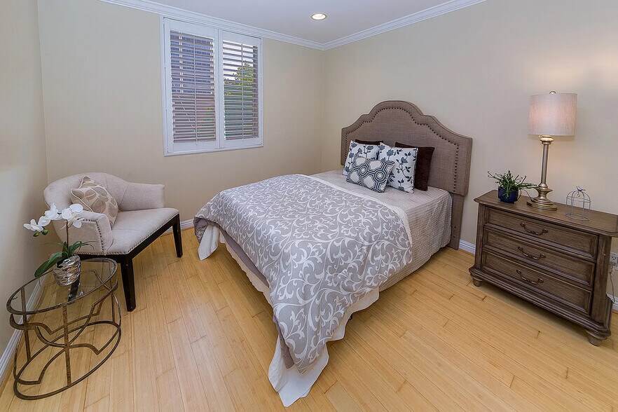 Building Photo - 4610 Densmore Ave