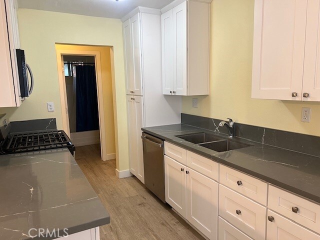 Building Photo - 996 N Crescent Ave