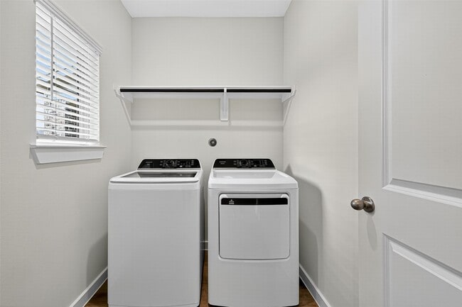 Building Photo - 31810 Autumn Spur Ln