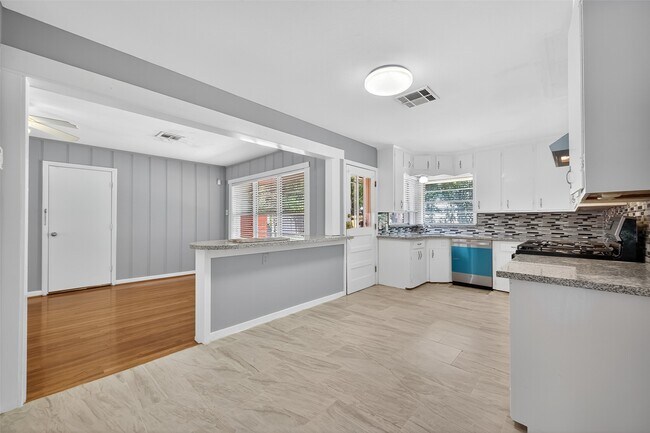 Building Photo - 4022 Osby Dr