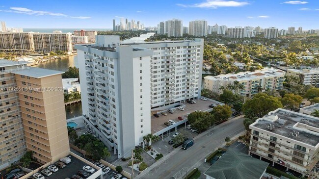 Building Photo - 137 Golden Isles Dr