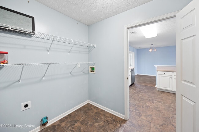 Building Photo - 6606 Timberbend Dr