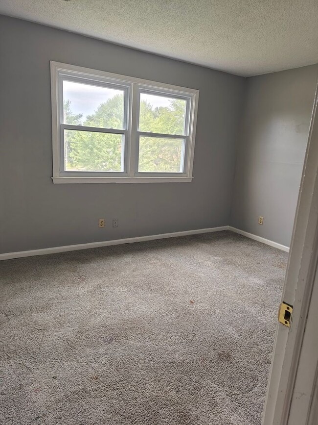 Building Photo - Corner Lot, Fenced yard, Large Master Suite