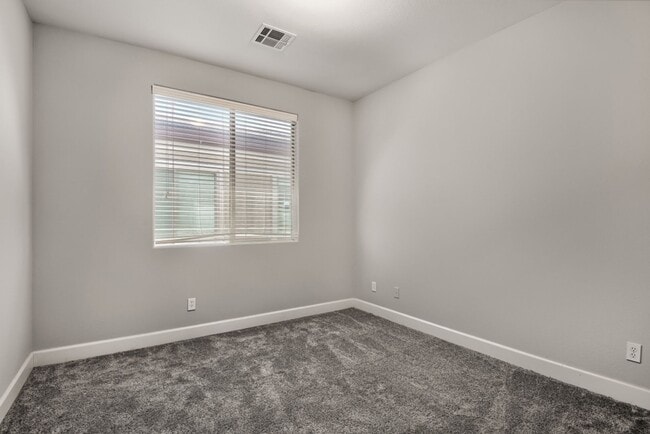 Building Photo - Rare 5 Bdrm home in the Ladera community of Summerlin!