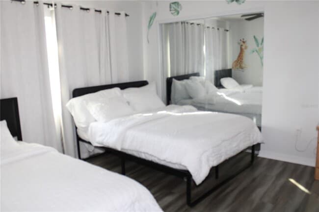 Building Photo - 7655 Cardiff Ct N