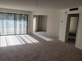 Building Photo - 4499 Via Marisol