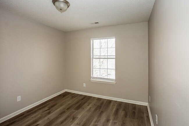 Building Photo - 10433 Battle Ct