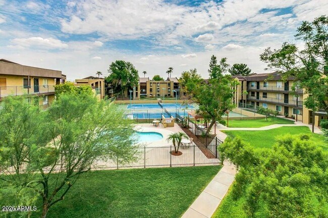 Building Photo - 461 W Holmes Ave