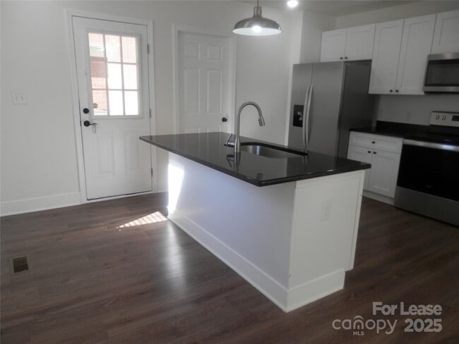 Building Photo - 1712 Washington Ave