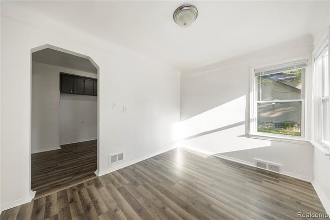 Building Photo - 20258 Caldwell St