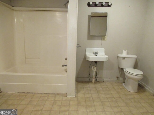 Building Photo - 500 J Mountain Dr