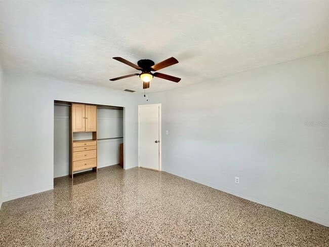 Building Photo - 10932 104th Ave