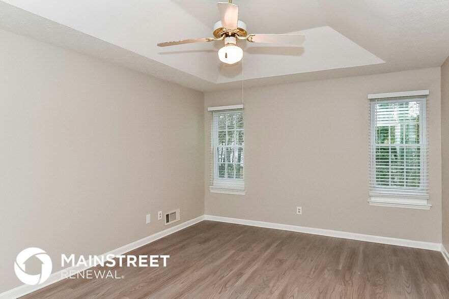 Building Photo - 1685 Versailles Dr