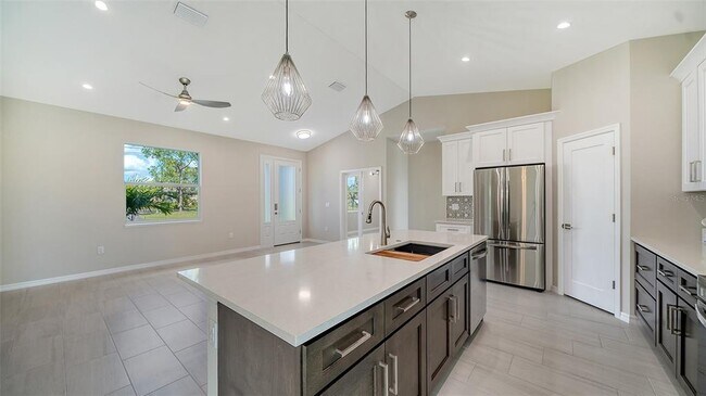 Building Photo - 6227 Tropicaire Blvd