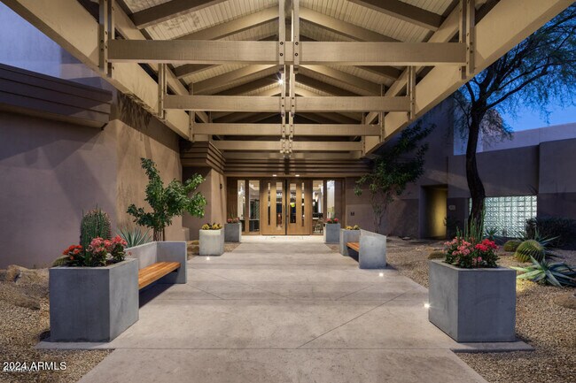 Building Photo - 6876 E Whispering Mesquite Trail