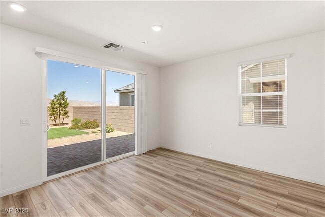 Building Photo - 2307 Teatro Ave