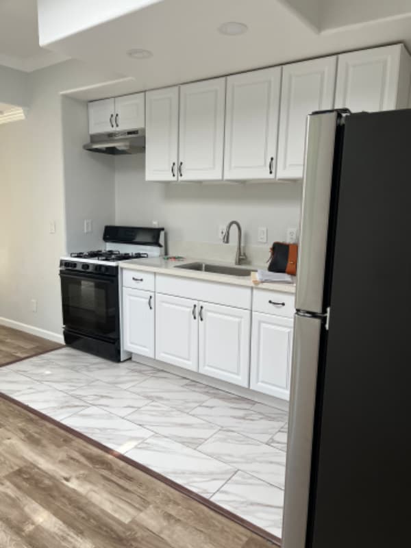 Building Photo - 1072 Laguna Ave