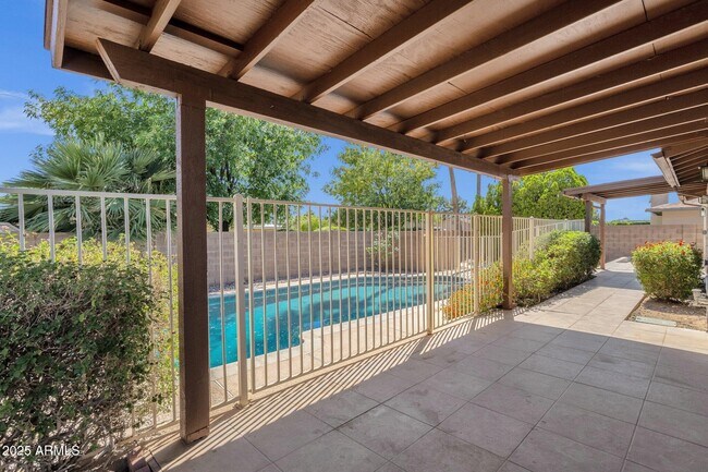 Building Photo - 4913 E Acoma Dr