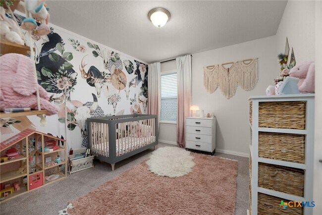 Building Photo - 2043 Cowan Dr