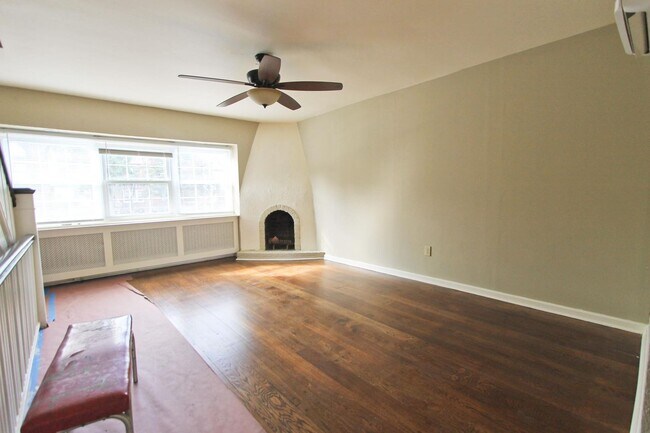Building Photo - 346 Meehan Ave
