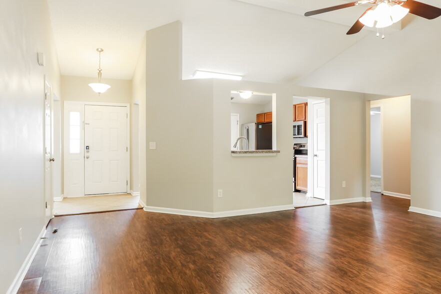 Building Photo - 8063 MacDougall Dr E