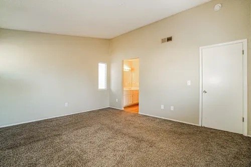 Building Photo - 1350 Northview Dr