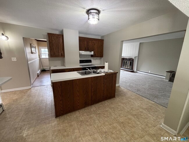 Building Photo - 324 Savage Hill Rd