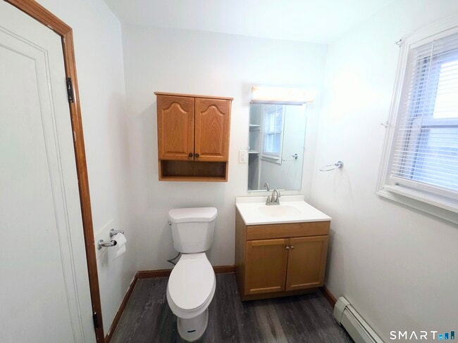 Building Photo - 387 Putnam Pike