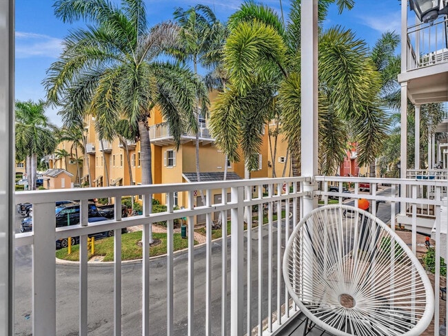 Building Photo - 2329 Vintage Dr