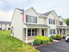 Building Photo - 107 Cedarwood Dr