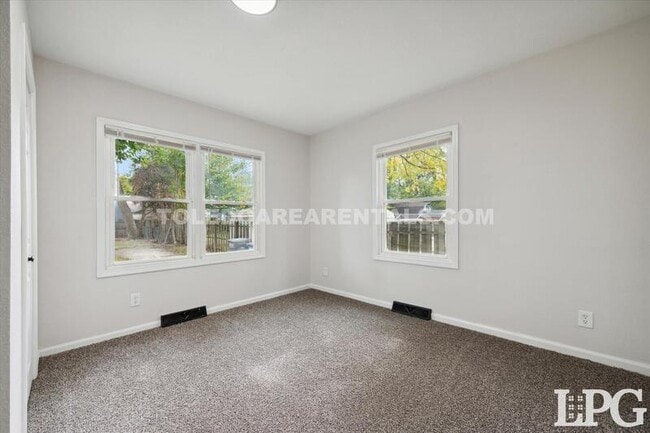 Building Photo - 3606 Revere Dr