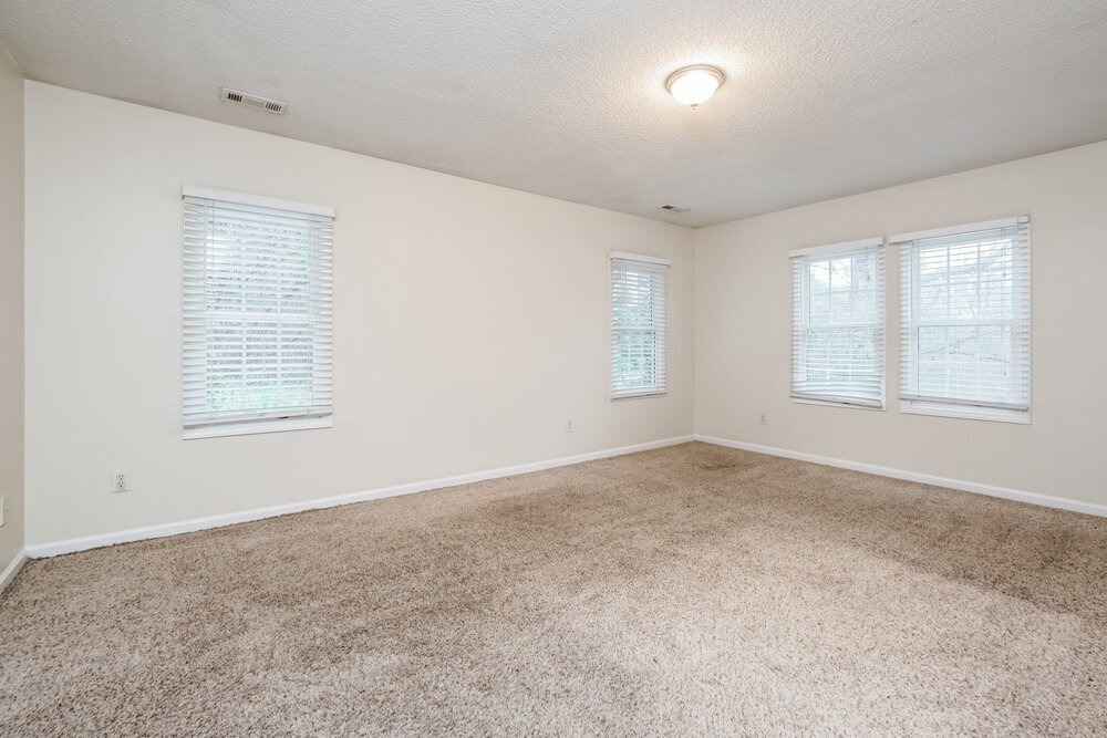 Building Photo - 813 Hanska Way