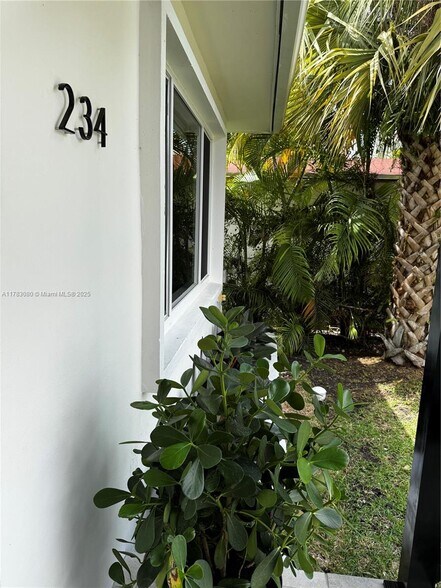 Building Photo - 234 Washington Dr