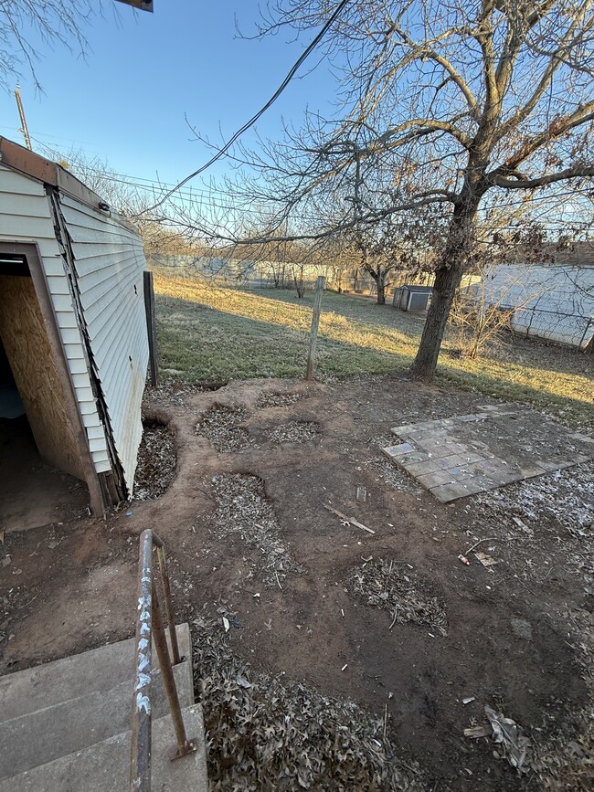 Building Photo - 1913 Gilbert Ave