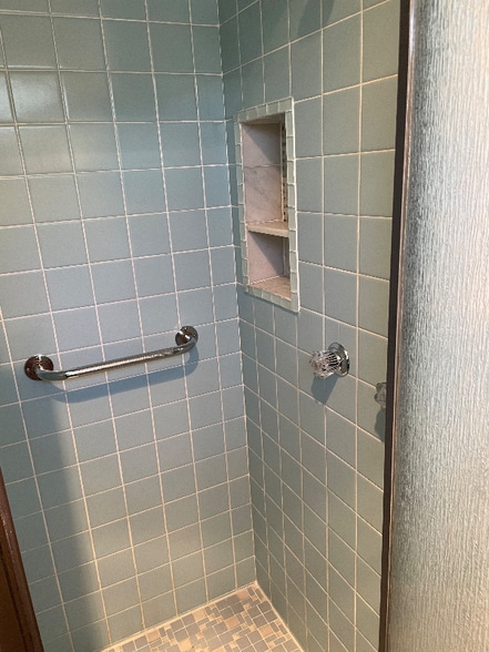 Building Photo - 2550 S Dahlia St