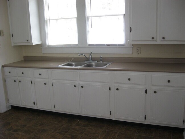 Building Photo - cute house