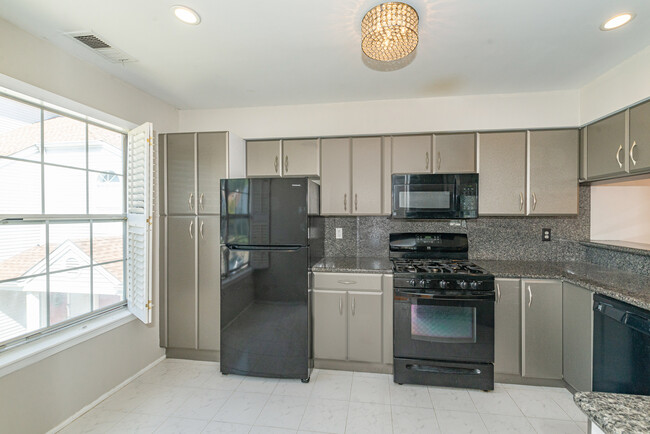 Kitchen - 158 Harvest Ln
