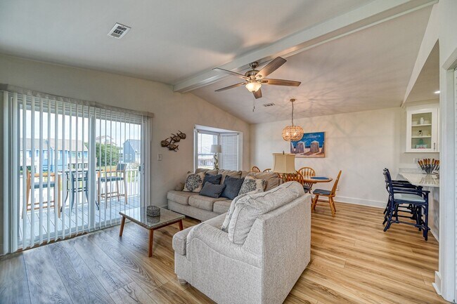 Building Photo - PERFECT FURNISHED MONTHLY BEACH RENTAL AVAILABLE