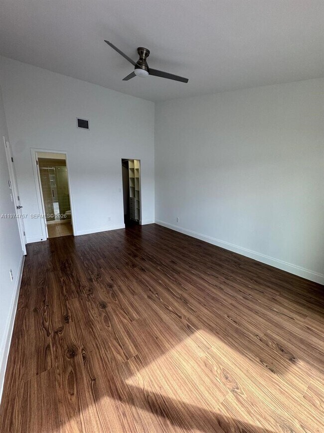 Building Photo - 5763 N Park Rd