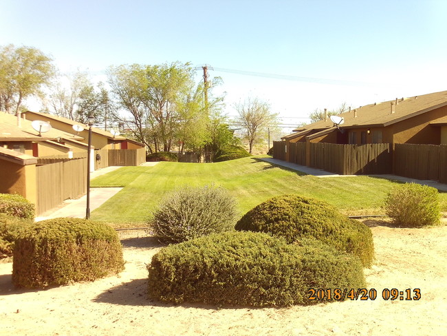 Building Photo - Sequoia Apartments