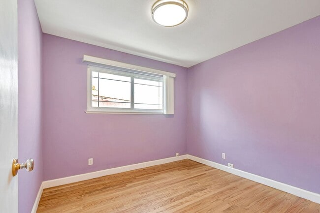 Building Photo - Spacious 4BR/2BA Home in Prime Irvington C...