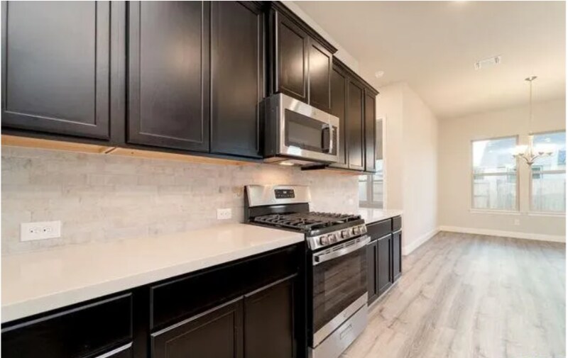 Building Photo - 105 Giverny